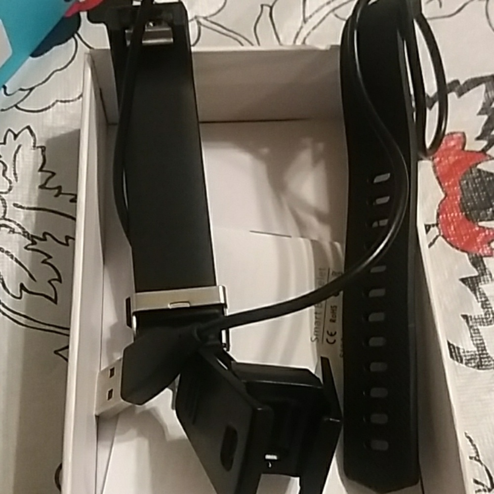 Fit bit watch - Picture 4 of 4